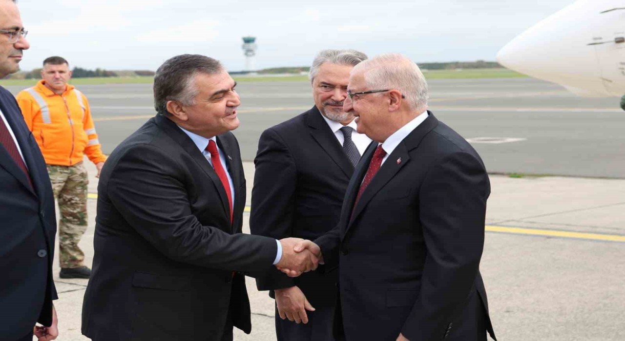 Bakan Güler, NATO Savunma Bakanları Toplantısı için Brüksele gitti