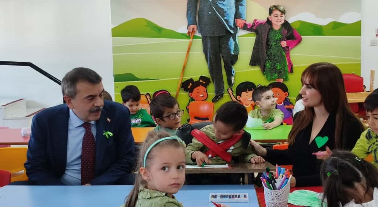 Bakan Tekin: Hepimizin bir eksiği, bir engeli var