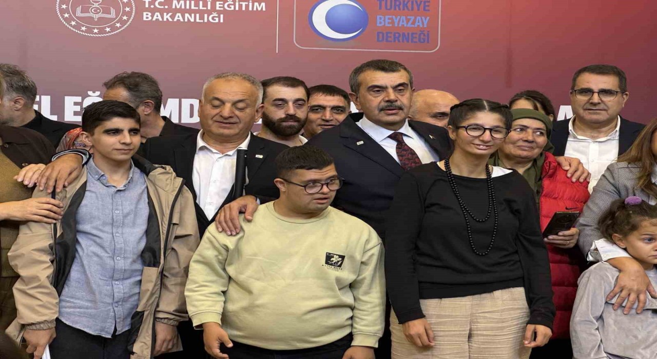 Bakan Tekin: Özel rehabilitasyon merkezlerinde eğitim desteği verdiğimiz yaklaşık 600 bin özel eğitim öğrencimiz var