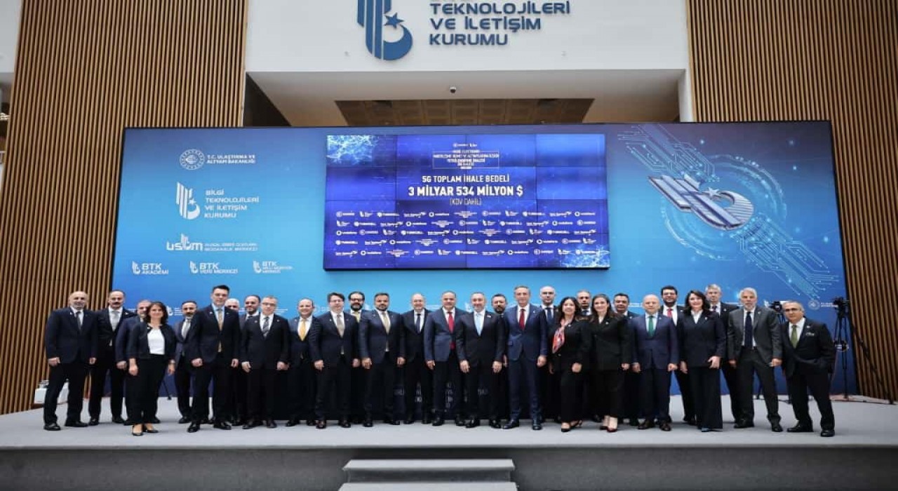 Bakan Uraloğlu: Türkiyeyi iletişimde ileriye taşıyacak 5G ihalemizi gerçekleştirdik