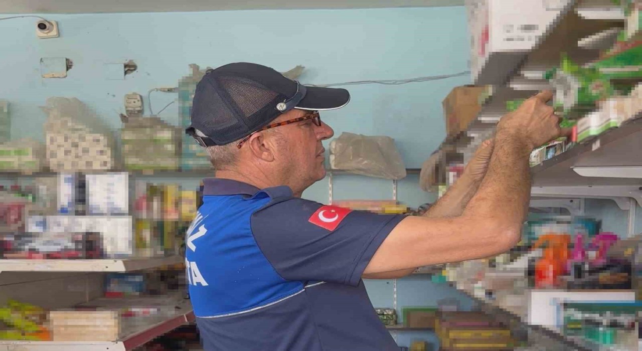 Bakkalda 2022 yılına ait gıda ürünleri bulundu