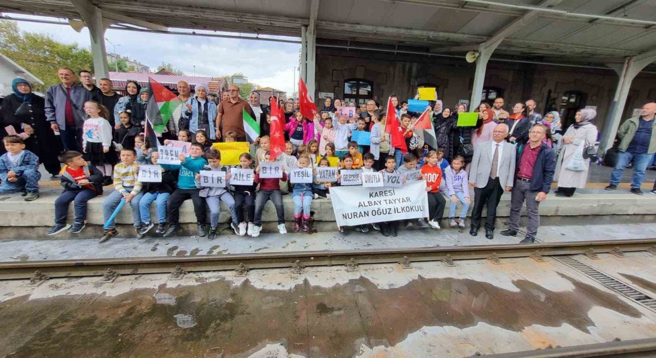 Balıkesirden Yeşil Vatana trenle yolculuk