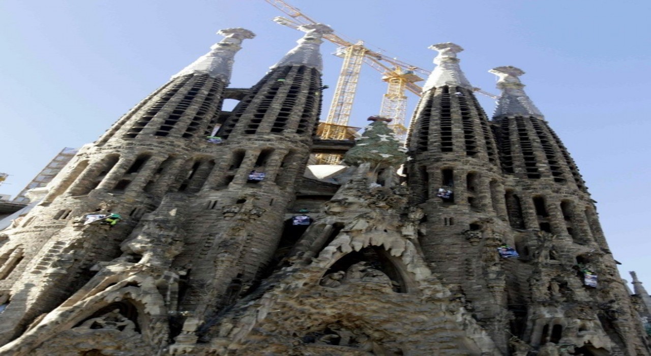 Barselonadaki La Sagrada Familia, dünyanın en uzun kilisesi unvanını aldı