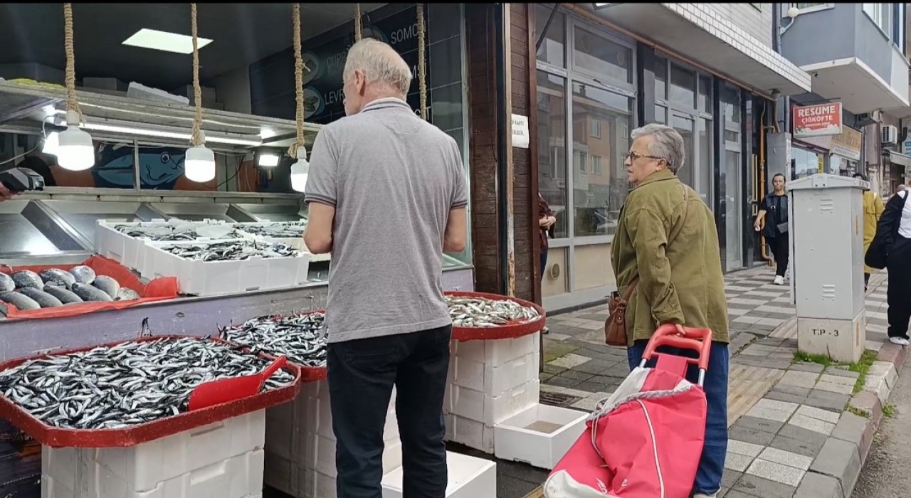 Bartında azalan hamsinin fiyatı arttı