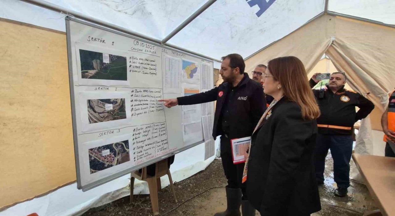 Bartında gerçeğini aratmayan sel tatbikatı