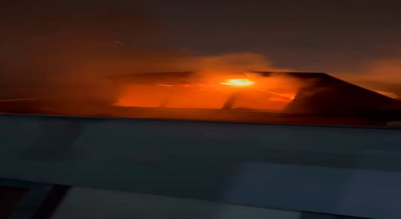 Başakşehirde 4 katlı binanın çatı katında yangın paniği