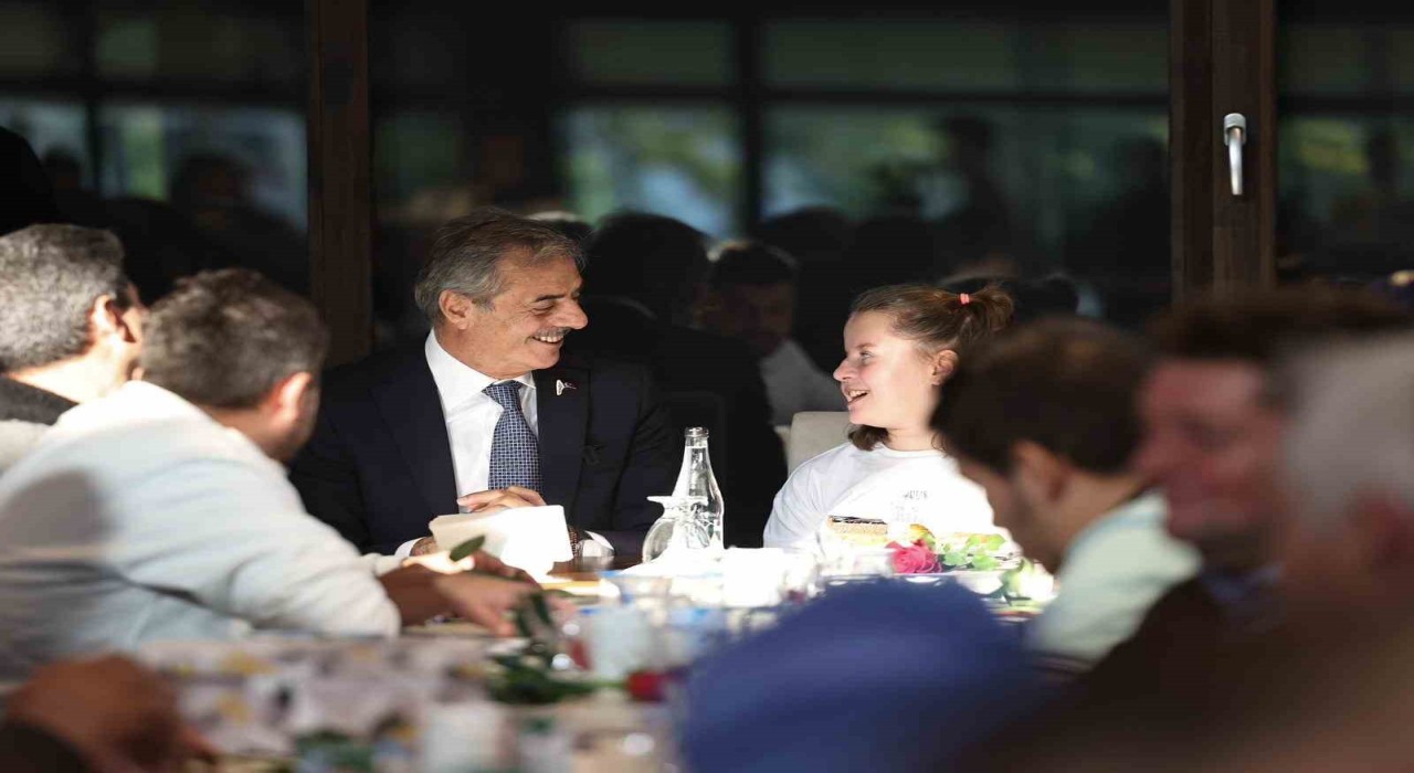 Başkan Alemdar, Beyaz Baston Gününde görme engellilerle buluştu