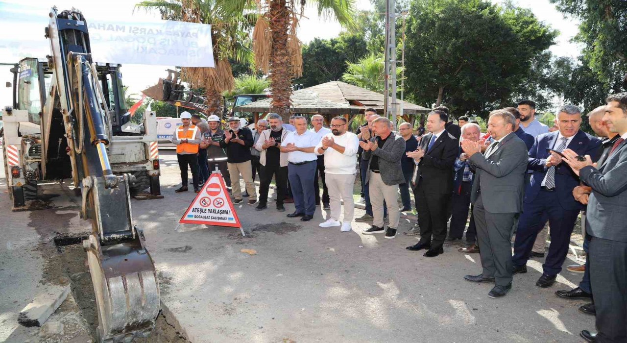 Başkan Altanın girişimleriyle Payasın Karşı Mahallesi doğal gaza kavuşuyor