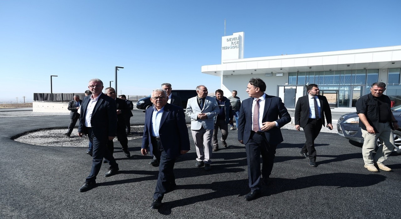 Başkan Büyükkılıç, 100 milyon TLlik yatırımla Develiye kazandırılan Yeni Terminal Binasını inceledi