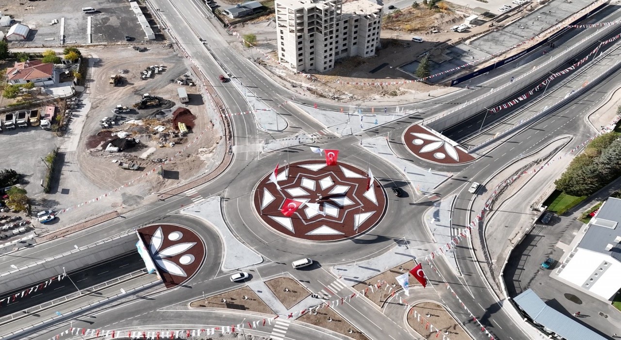 Başkan Büyükkılıçtan ulaşımda dev proje: 29 Ekim Katlı Kavşağı hizmete açıldı