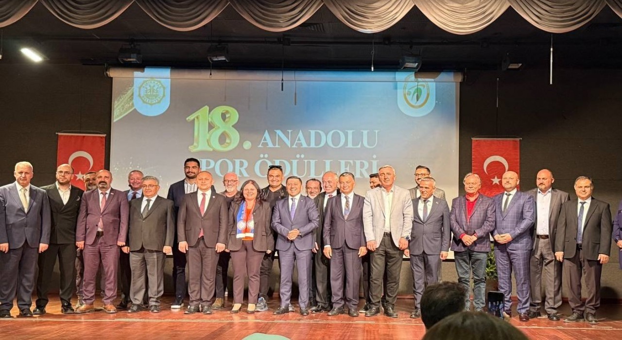 Başkan Çiftçiye Yılın İlçe Belediye Başkanı ödülü