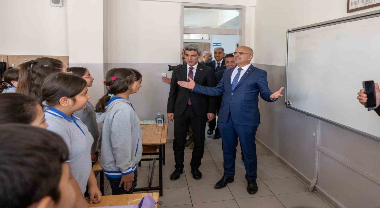 Başkan Er öğrencileri 11. Malatya Anadolu Kitap ve Kültür Fuarına davet etti