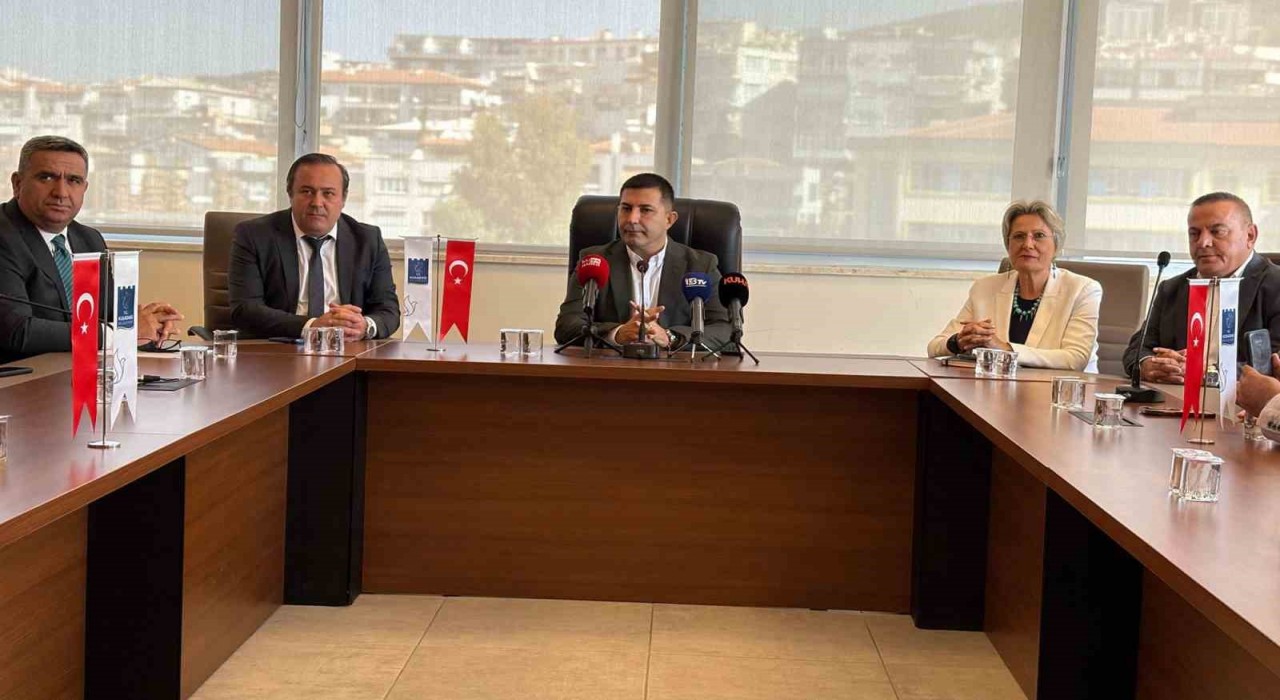 Başkan Günel: Kuşadası Belediyesinin hizmet etmesini kimse engelleyemez