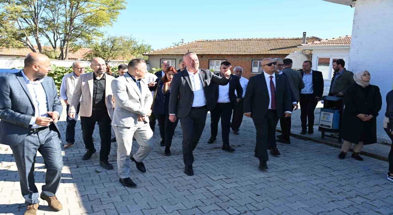 Başkan Karabatı: Masa başı belediyeciliği yapmıyoruz, her gün sahadayız