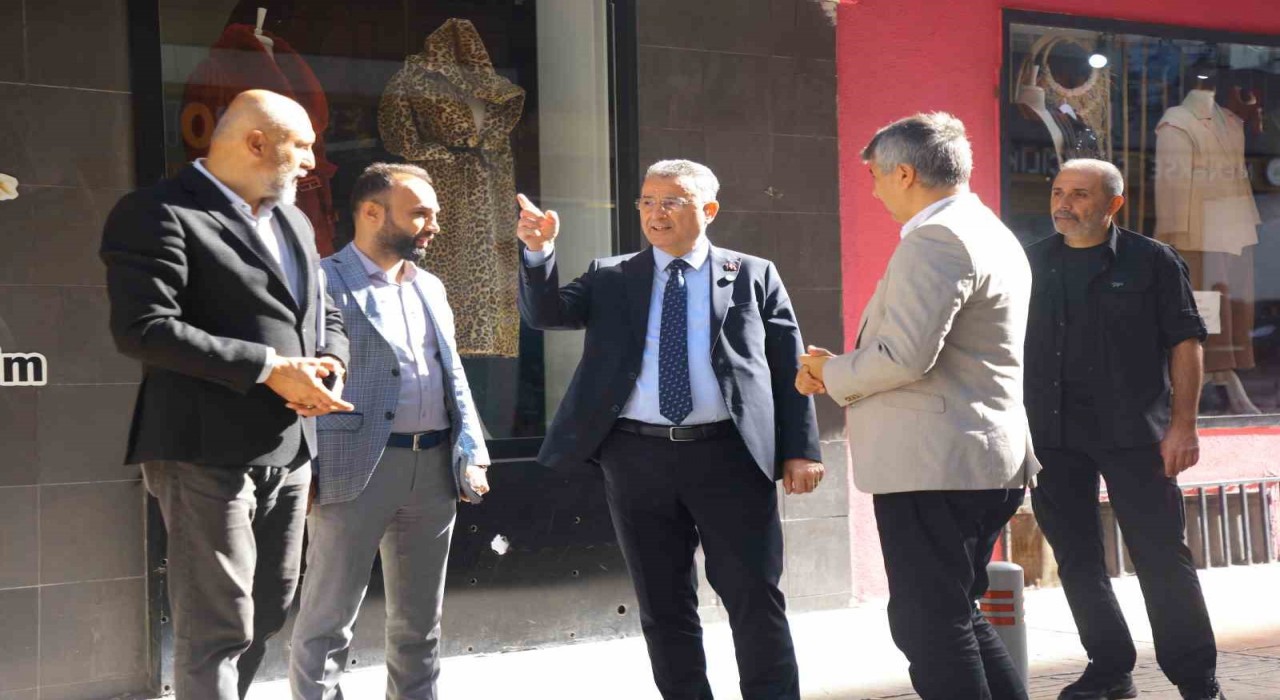 Başkan Kurnaz: Gazi Caddesi daha modern ve daha aydınlık bir görünüme kavuşacak