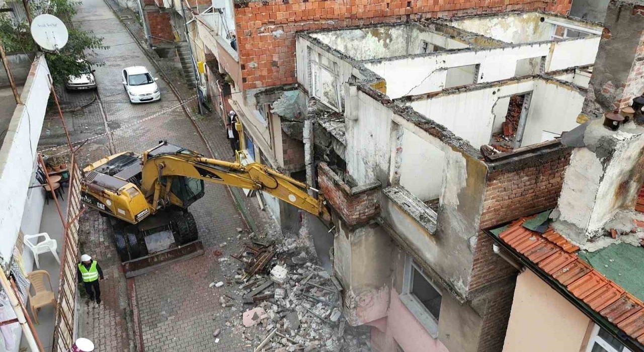 Başkan Kurnaz: Metruk binalarla mücadelemiz sürecek