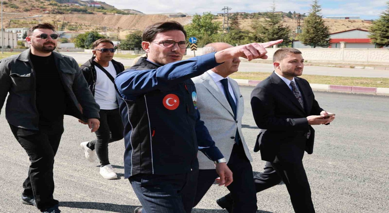 Başkan Yazıcıoğlu mahalle mahalle gezerek Tokatı geleceğe hazırlıyor