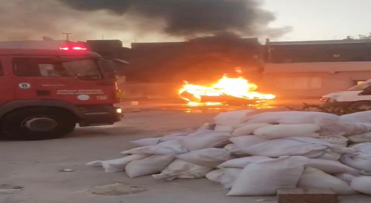 Batmanda park halindeki otomobil alev aldı