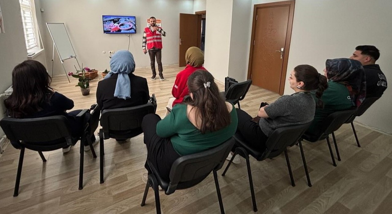 Bayburt Kızılaydan Afet ve İlkyardım eğitimi