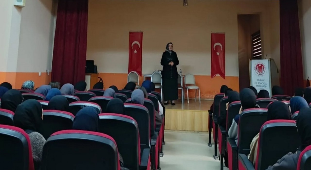 Bayburtta lise öğrencilerine yönelik ‘Peygamberimiz ve Aile Ahlakı konulu konferans düzenlendi