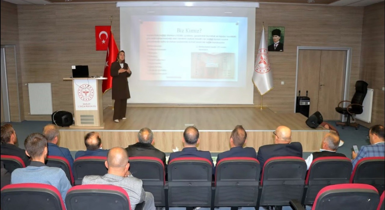 Bayburtta muhtarlara ruh sağlığı ve SAHA eğitimi verildi