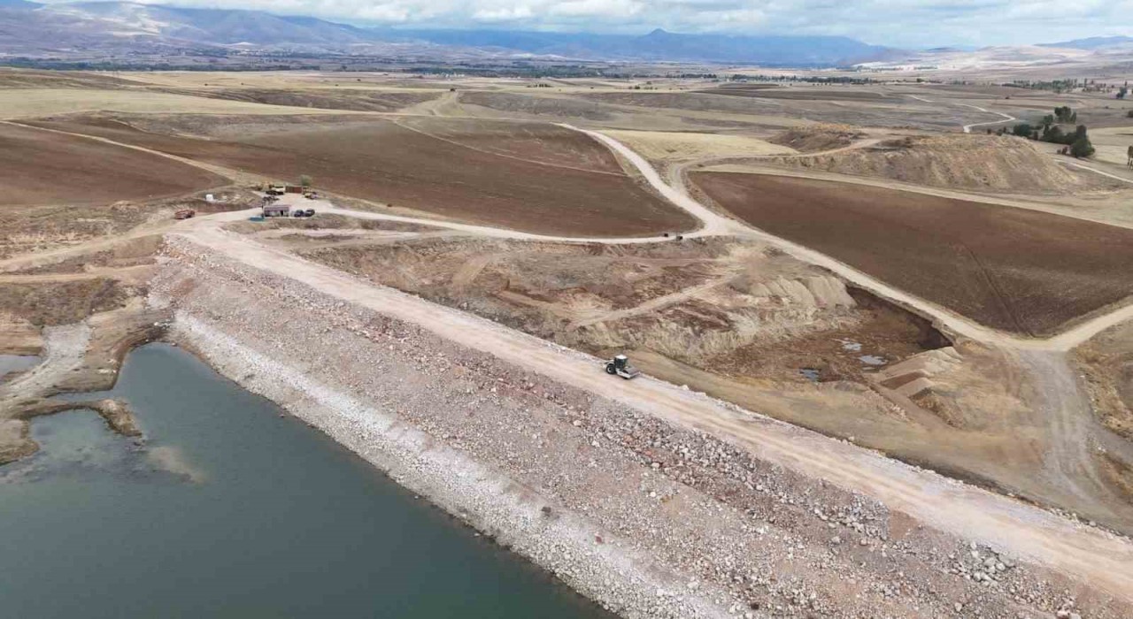 Bayburttaki sulama ve taşkın projelerinde çalışmalar devam ediyor
