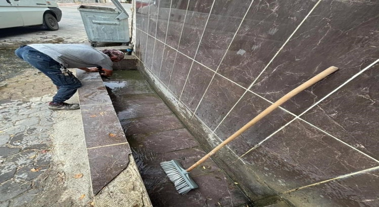 Bayırköyde çeşme ve çevresi temizlendi