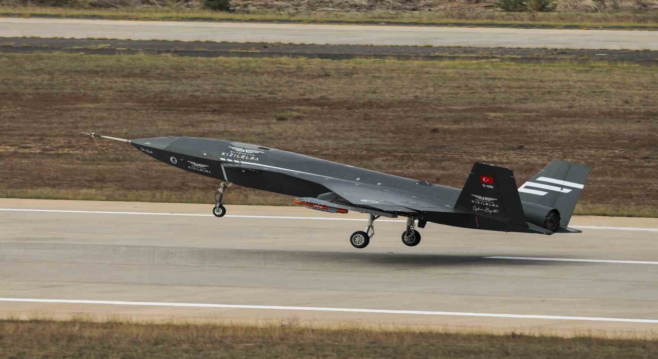 Bayraktar KIZILELMAdan ilk atışta hedefler tam isabet