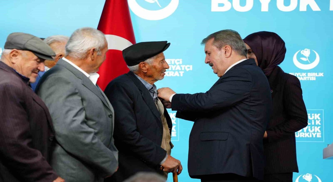 BBP Genel Başkanı Destici: Kıbrısta yaşayan Türkler bizim vazgeçilmezimizdir