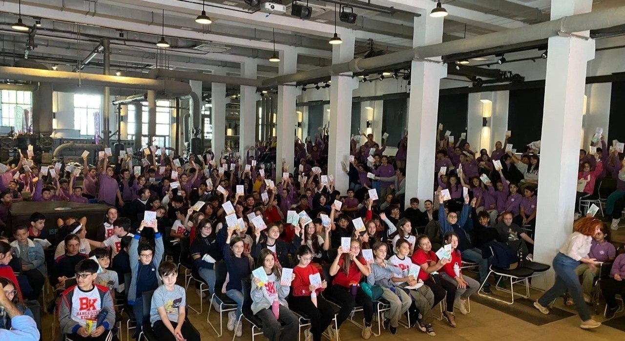 Behiç Ak, Sinoplu minik okurlarla buluştu