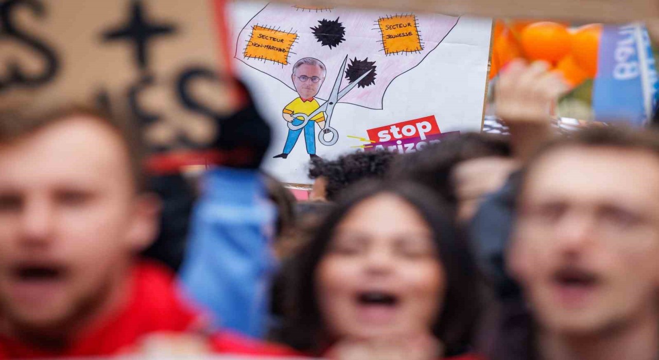 Belçikada genel grev: Toplu taşıma ve kamu hizmetleri durdu