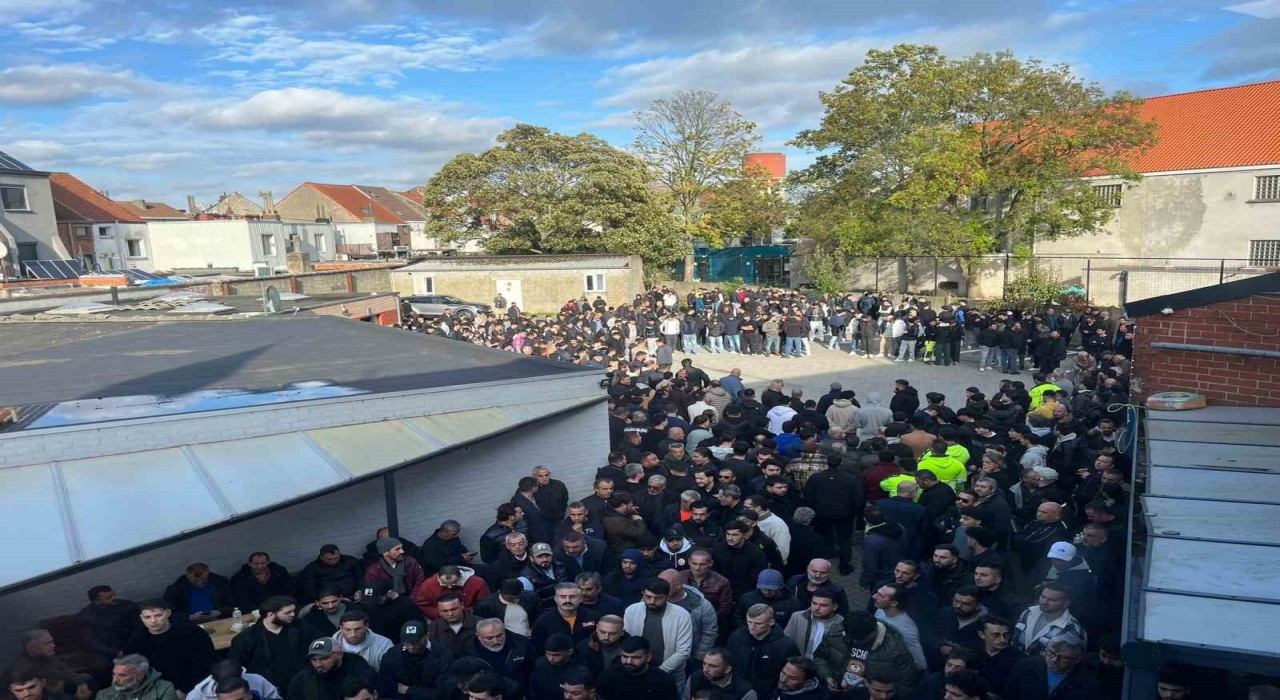 Belçikada kazada ölen gurbetçi gençlerin cenazeleri memleketlerine gönderildi