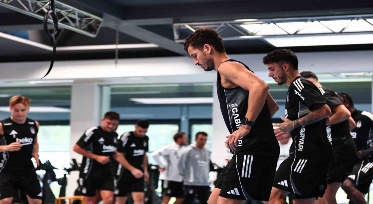 Beşiktaş, salonda çalıştı