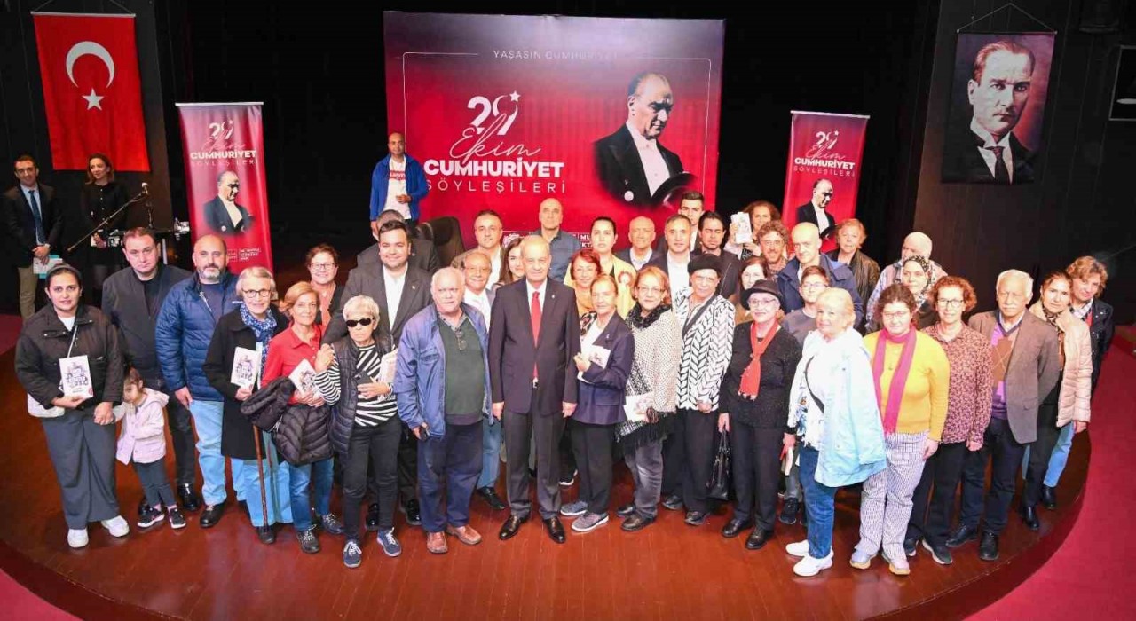 Beşiktaşta 26. Genelkurmay Başkanı İlker Başbuğ, Cumhuriyetin İzinde: Türkiyenin Yarını söyleşisini gerçekleştirdi