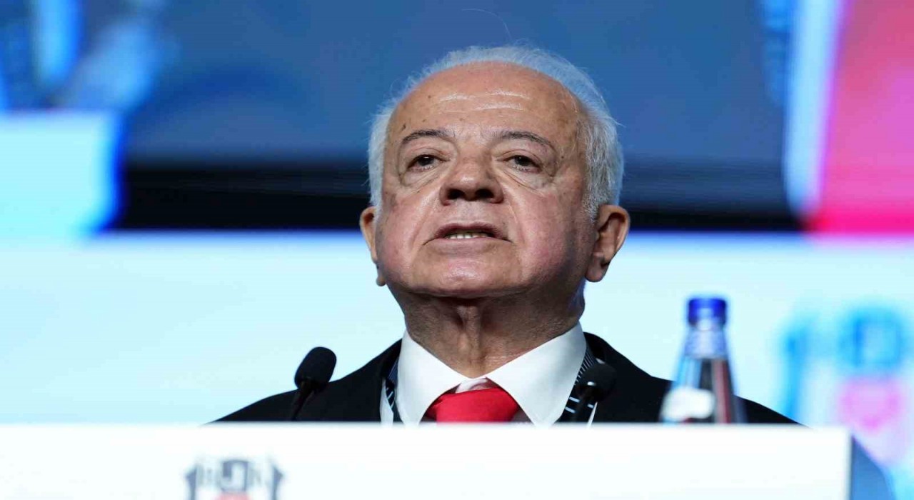 Beşiktaşta divan başkanı adaylar konuşmalarını gerçekleştirdi