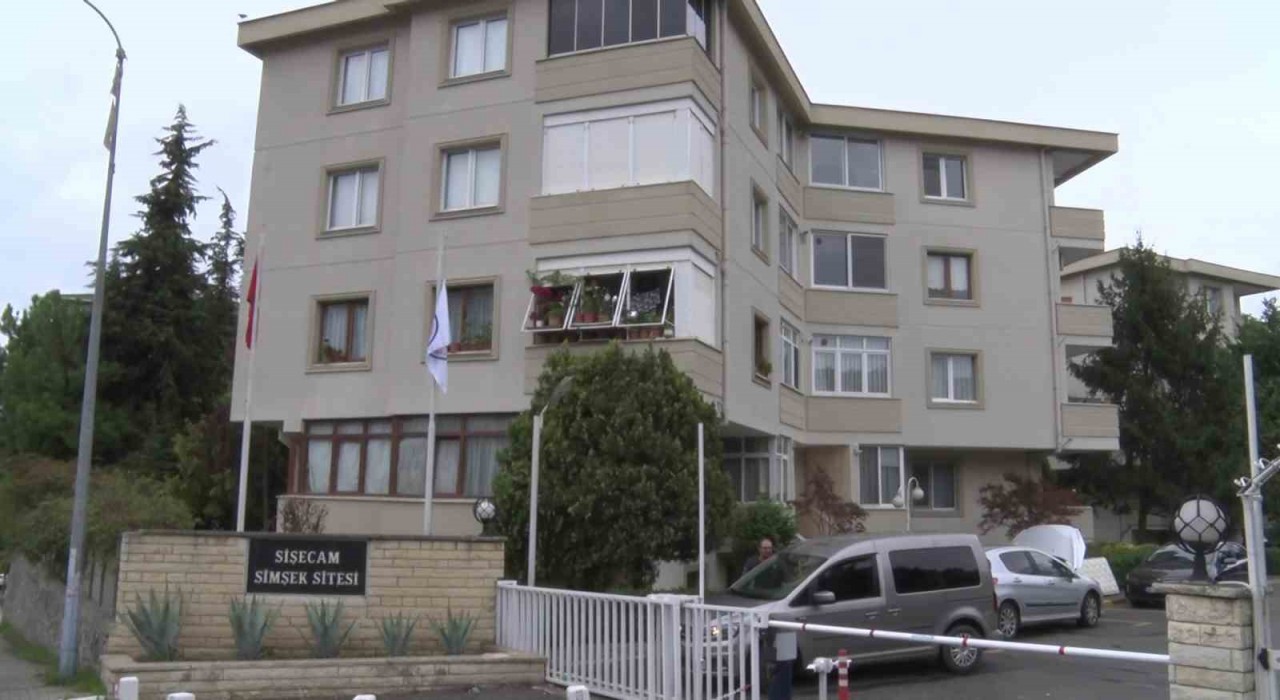 Beykozda barışma bahanesiyle evine gittiği eski sevgilisini bıçaklayarak öldürdü