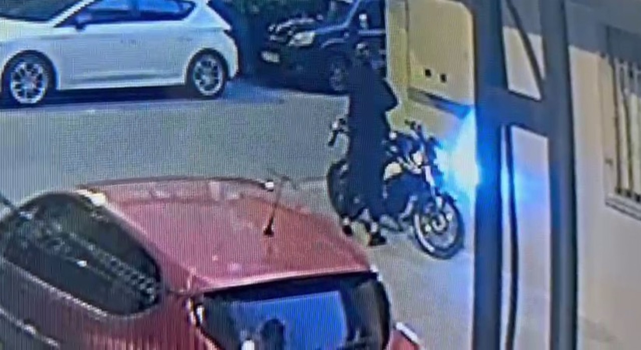 Beylikdüzünde 27 yaşındaki gencin katil zanlısı kapı önünde böyle beklemiş