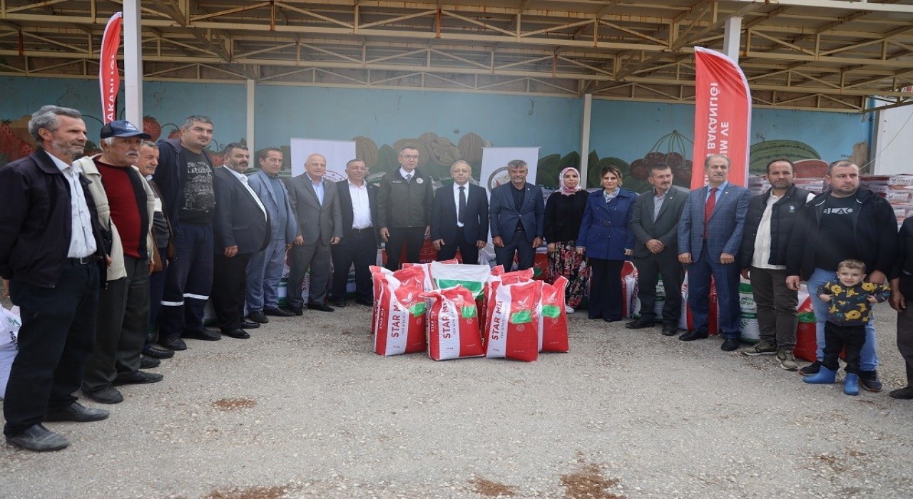 Bilecikte çiftçilere 64 ton yem bitkisi tohumu dağıtıldı