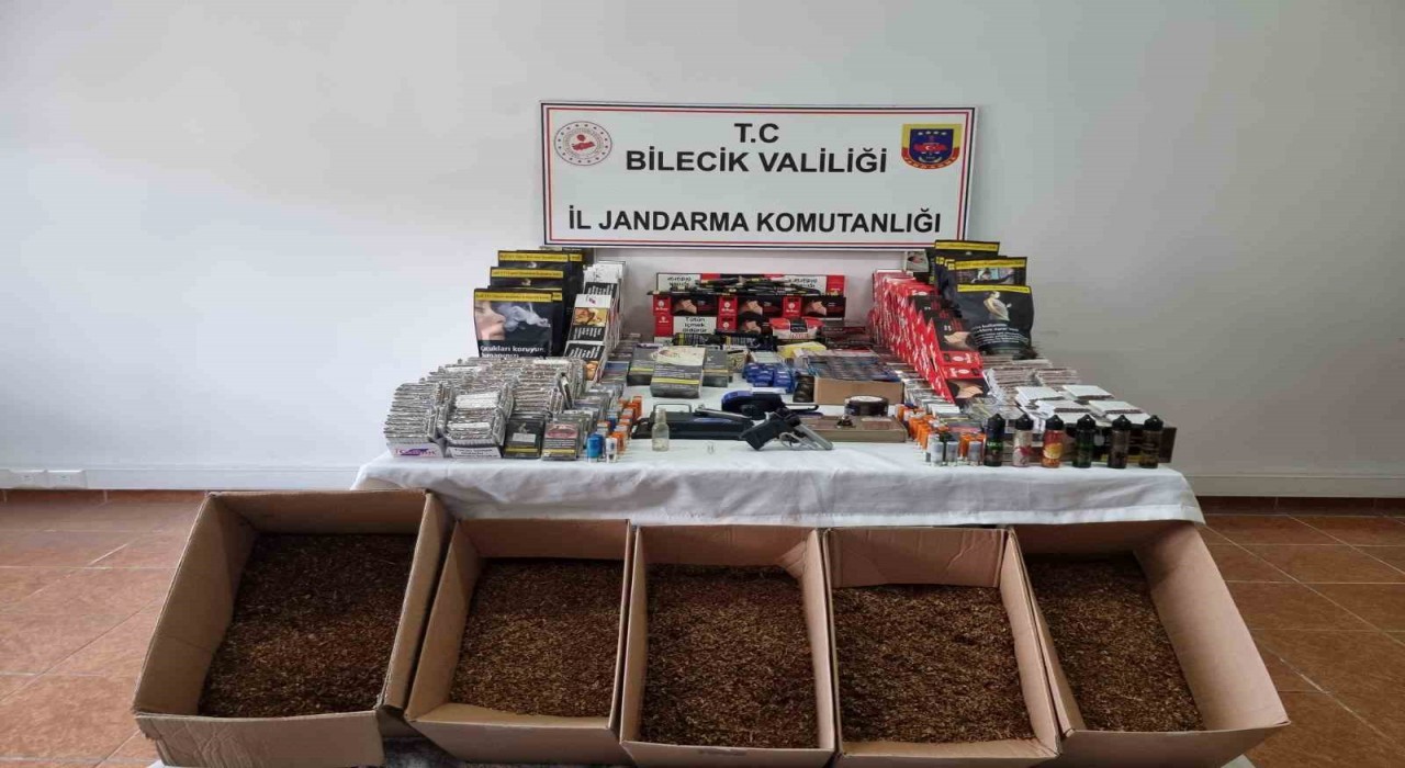 Bilecikte jandarma baskını: Evler uyuşturucu ve kaçak tütün deposu çıktı