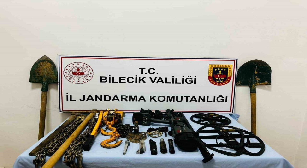 Bilecikte kaçak kazı operasyonunda 5 kişi suçüstü yakalandı