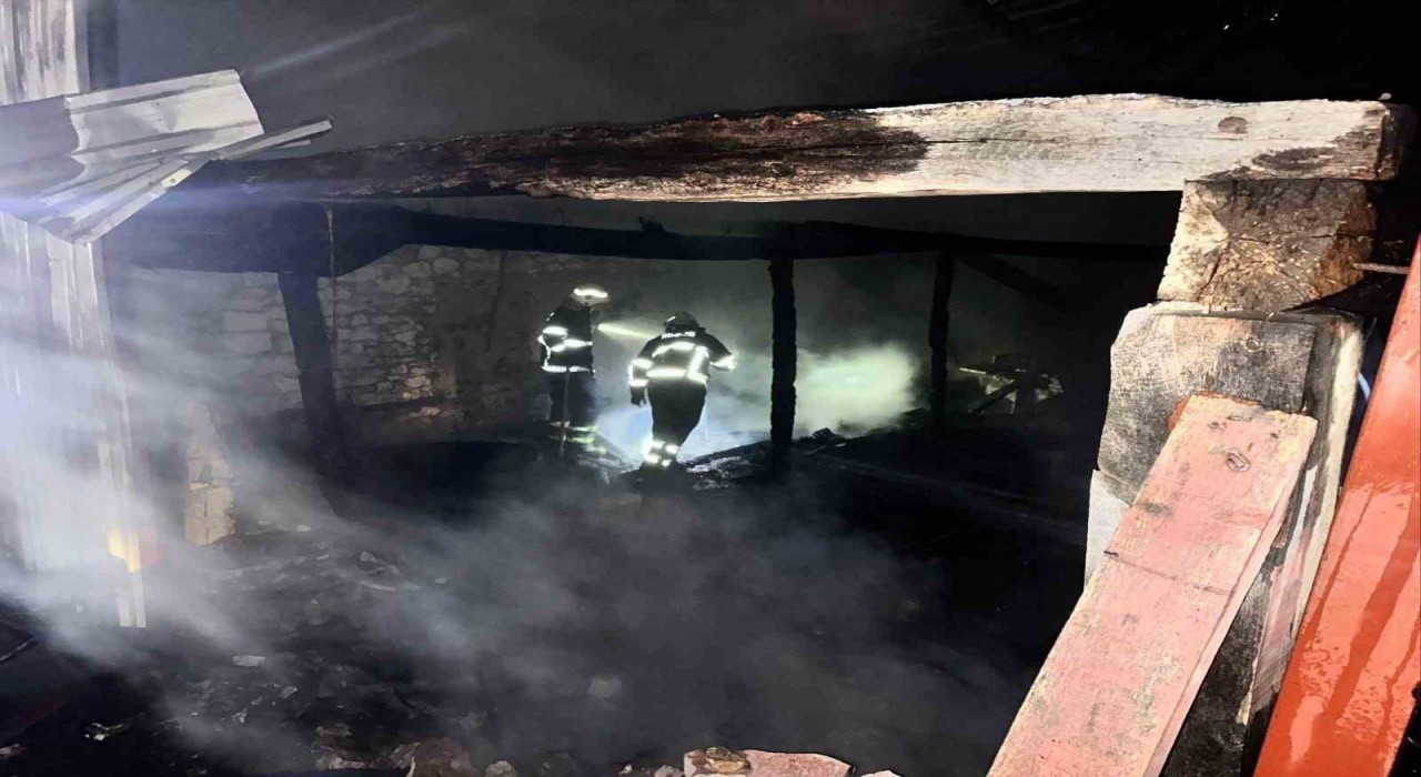 Bilecikte marangoz atölyesinde yangın çıktı