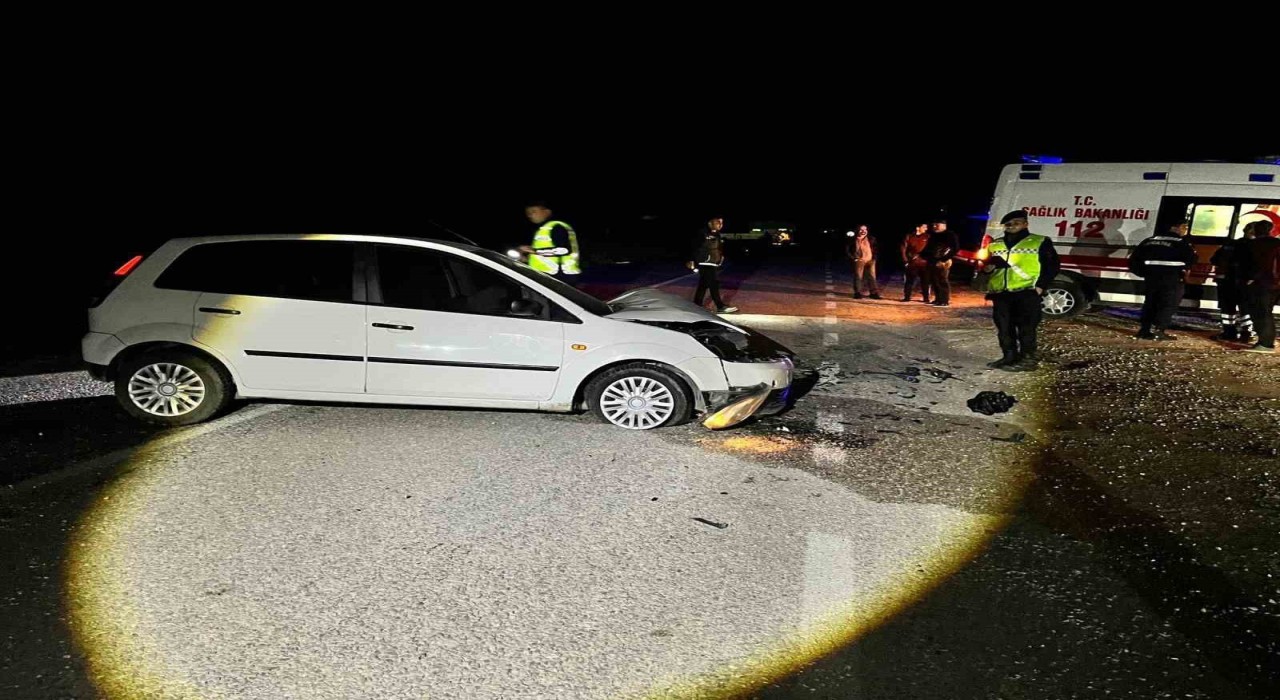 Bilecikte otmobiller kafa kafaya çarpıştı: 4 yaralı