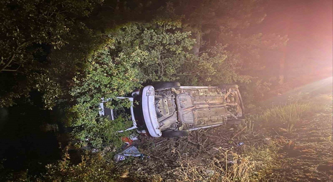 Bilecikte şarampole uçan araç içinde bulunan 3 kişi yaralandı