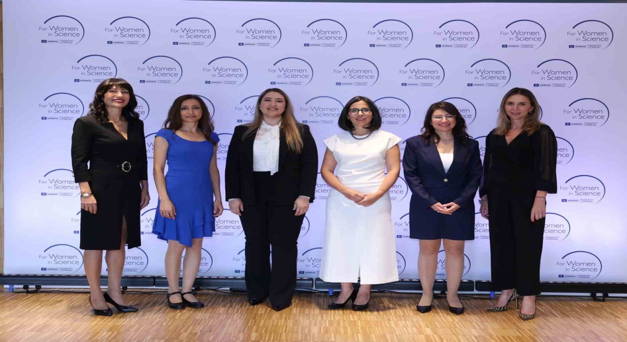 ‘Bilim Kadınları İçin Programının 20 yılı aşan yolculuğu kitap oldu