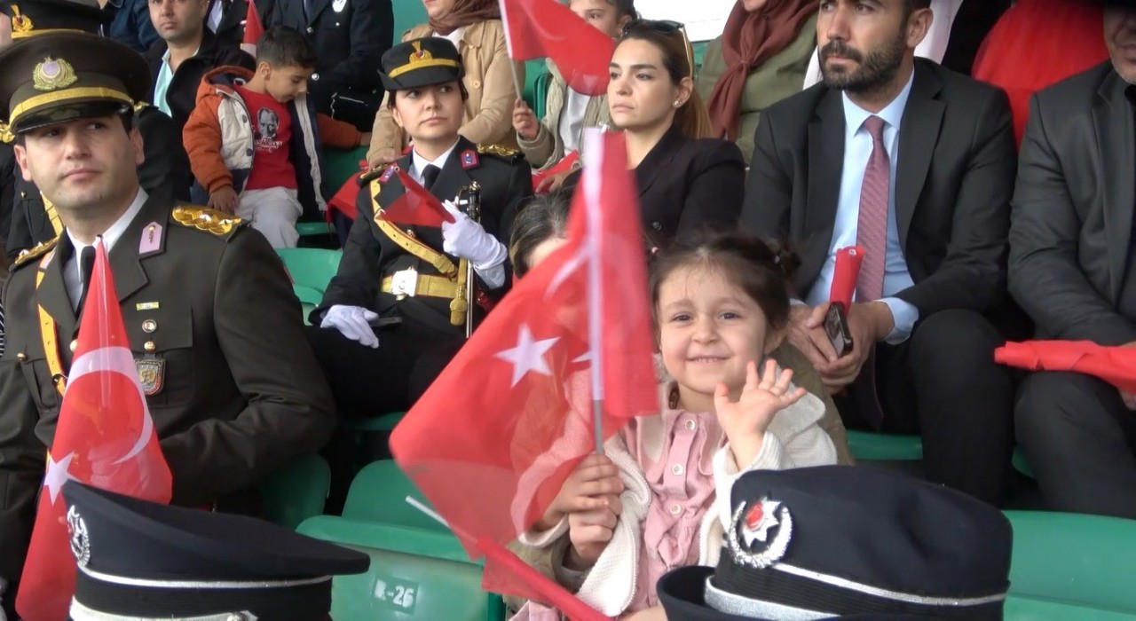 Bingölde Cumhuriyet Bayramı coşkuyla kutlandı