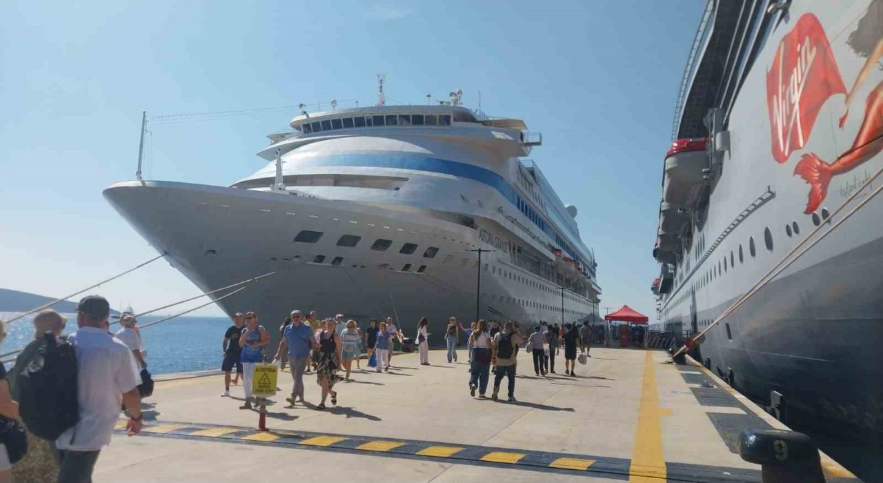 Bodruma 3 bin 308 yolcu getirdi