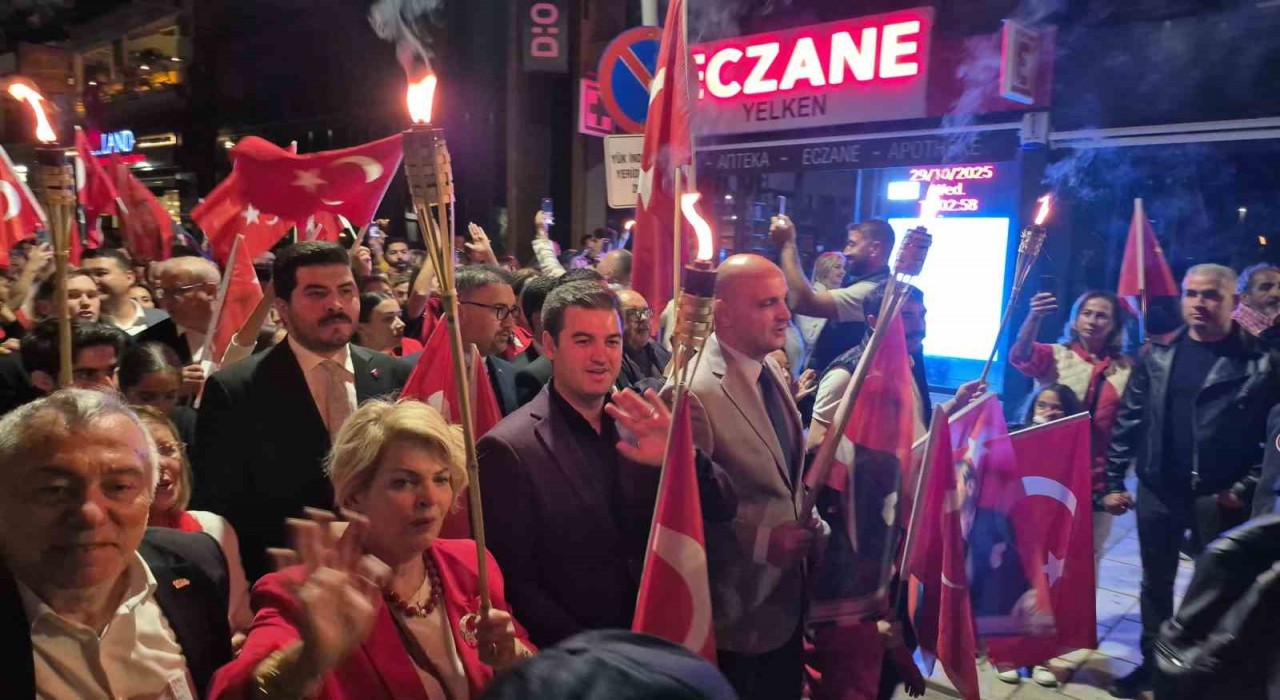 Bodrumda binlerce vatandaş bayramı kutladı