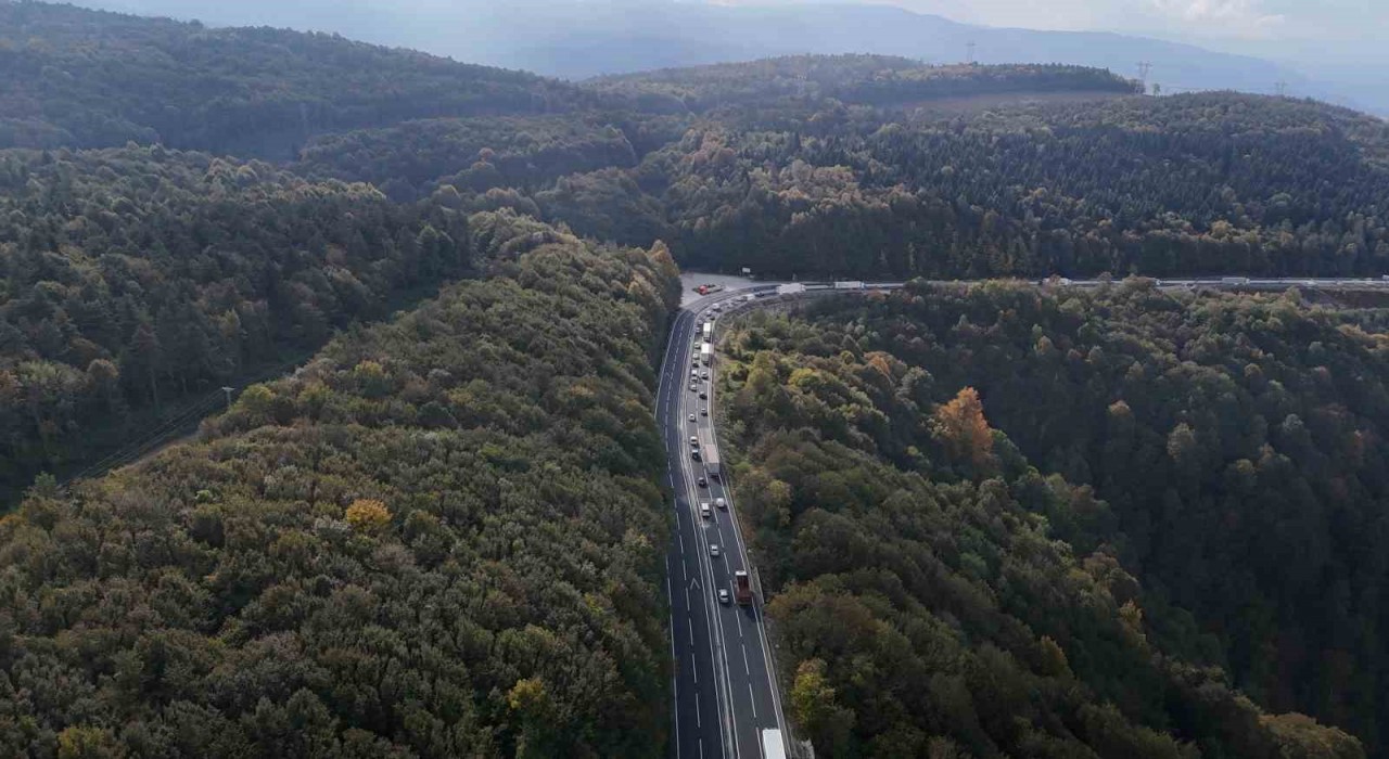 Bolu Dağı Tünelinde yapılan çalışmalar kara yolundaki trafiği artırdı