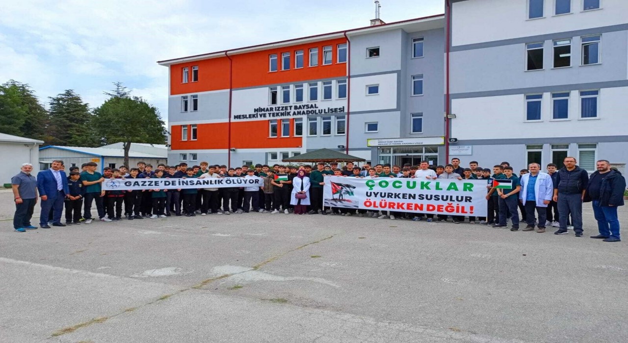 Boluda lise öğrencilerinden Filistine destek