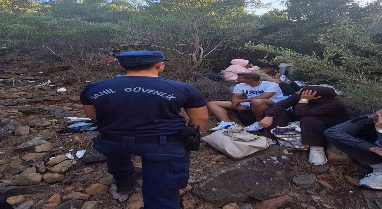 Boncuklu koyunda 29u çocuk 59 düzensiz göçmen ve 3 göçmen kaçakçısı yakalandı